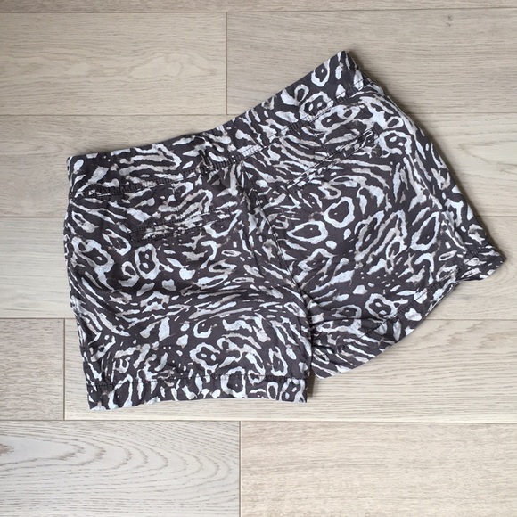 LOFT Leopard Shorts - Picture 2 of 4
